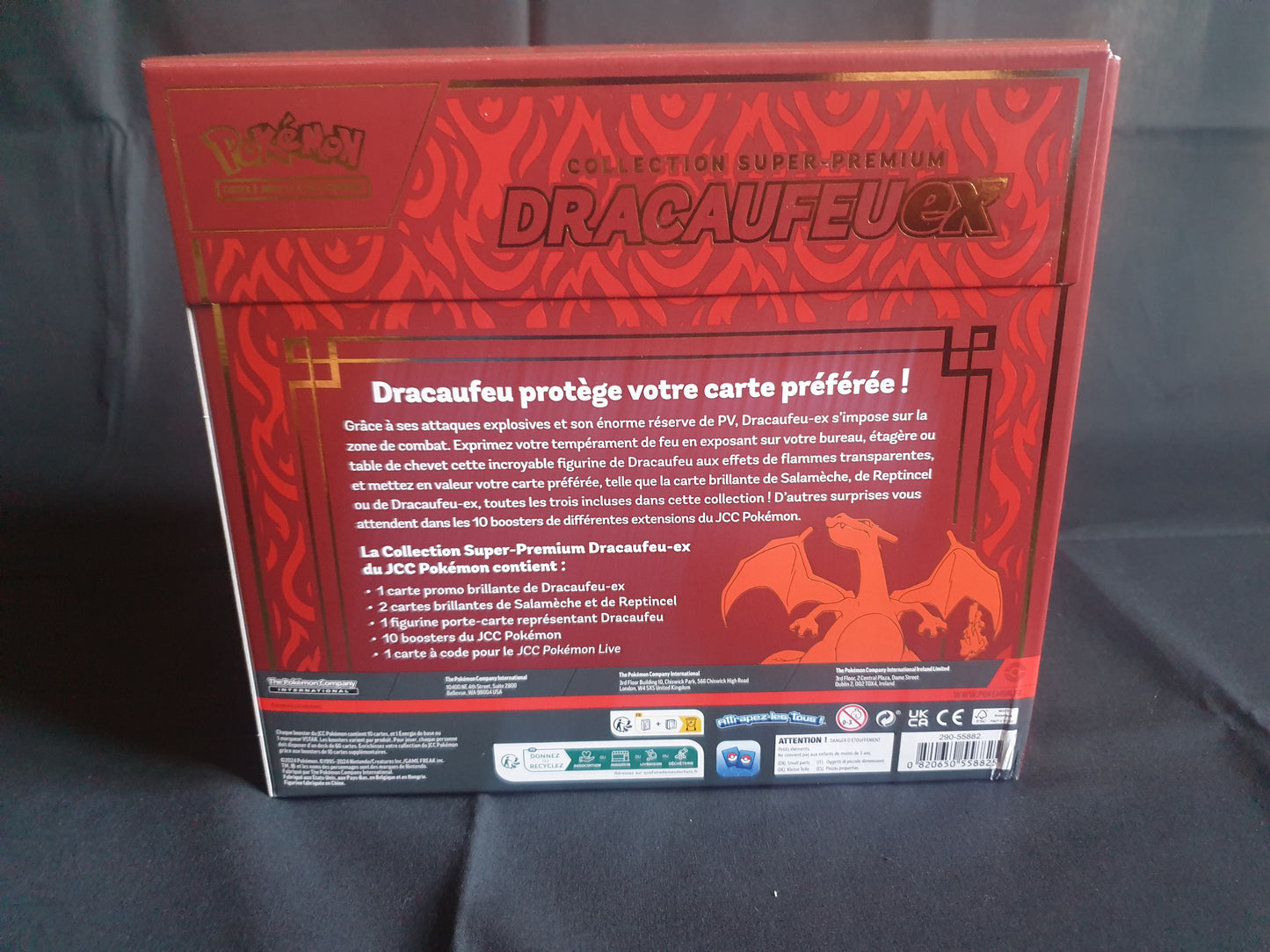 Coffret Collection Super Premium Dracaufeu EX en français.