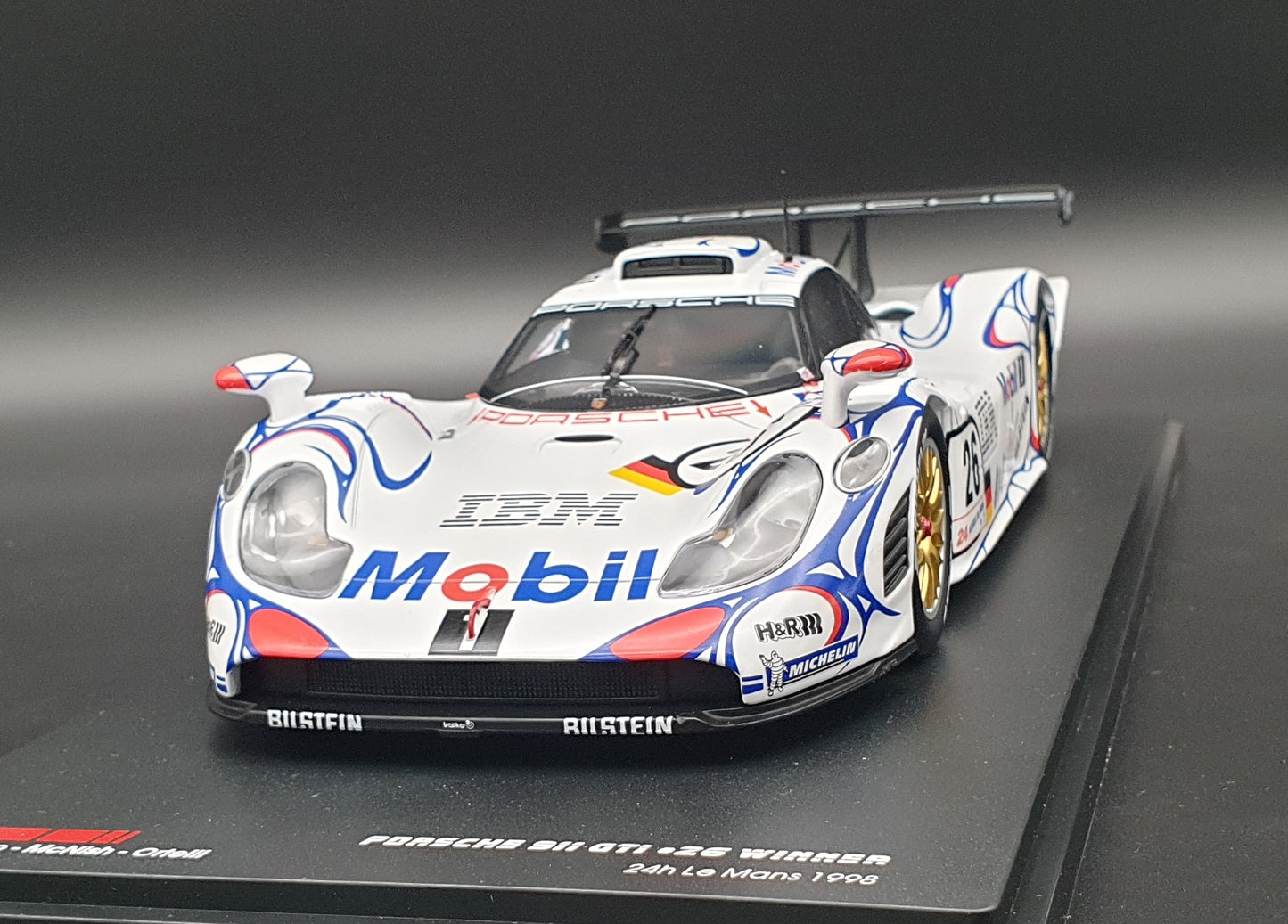 Porsche 911 GT1 #26 Winner Le Mans 1998 Werk83 1:18