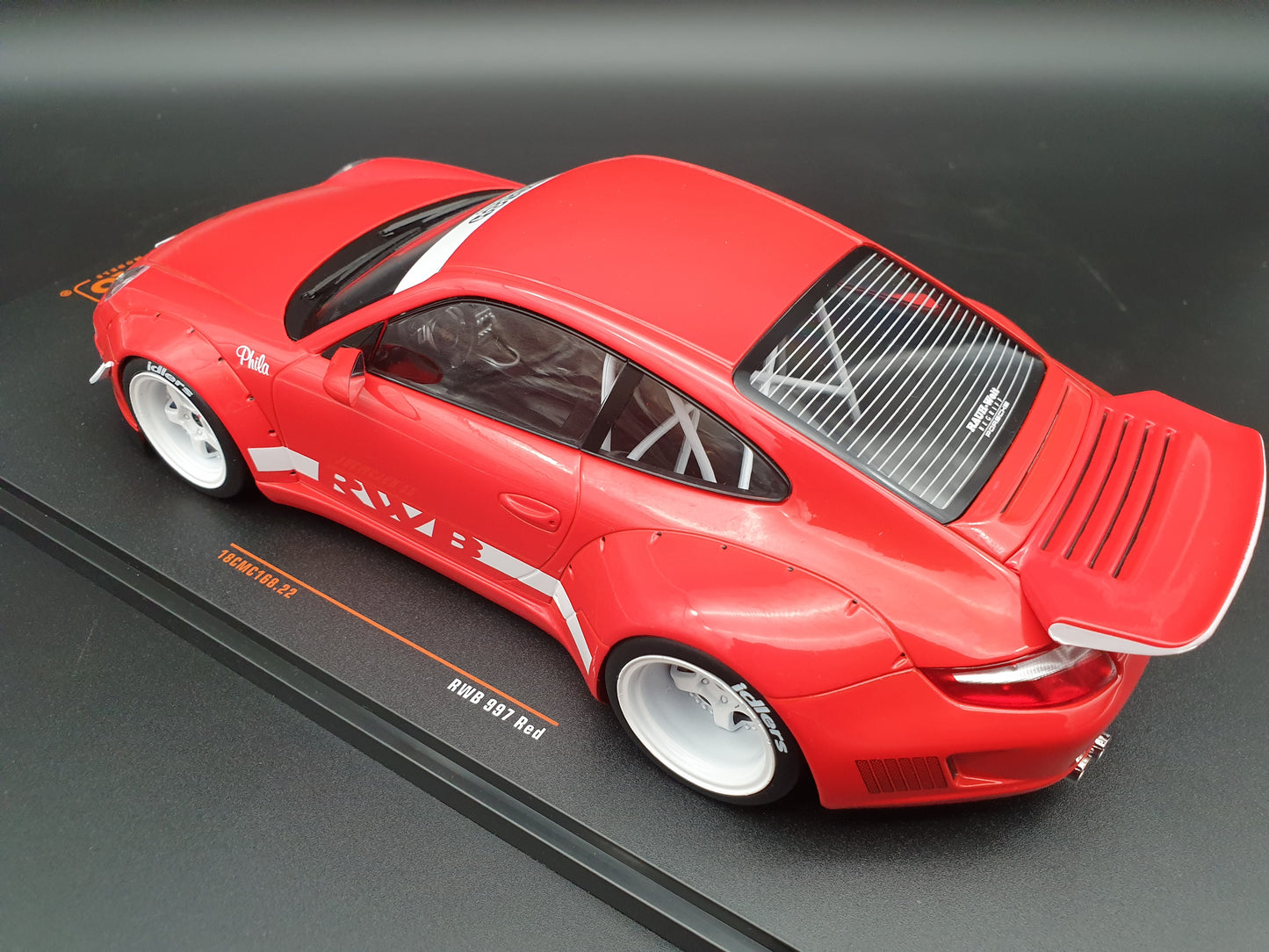 RWB 997 PHILADELPHIA Red IXO 1:18