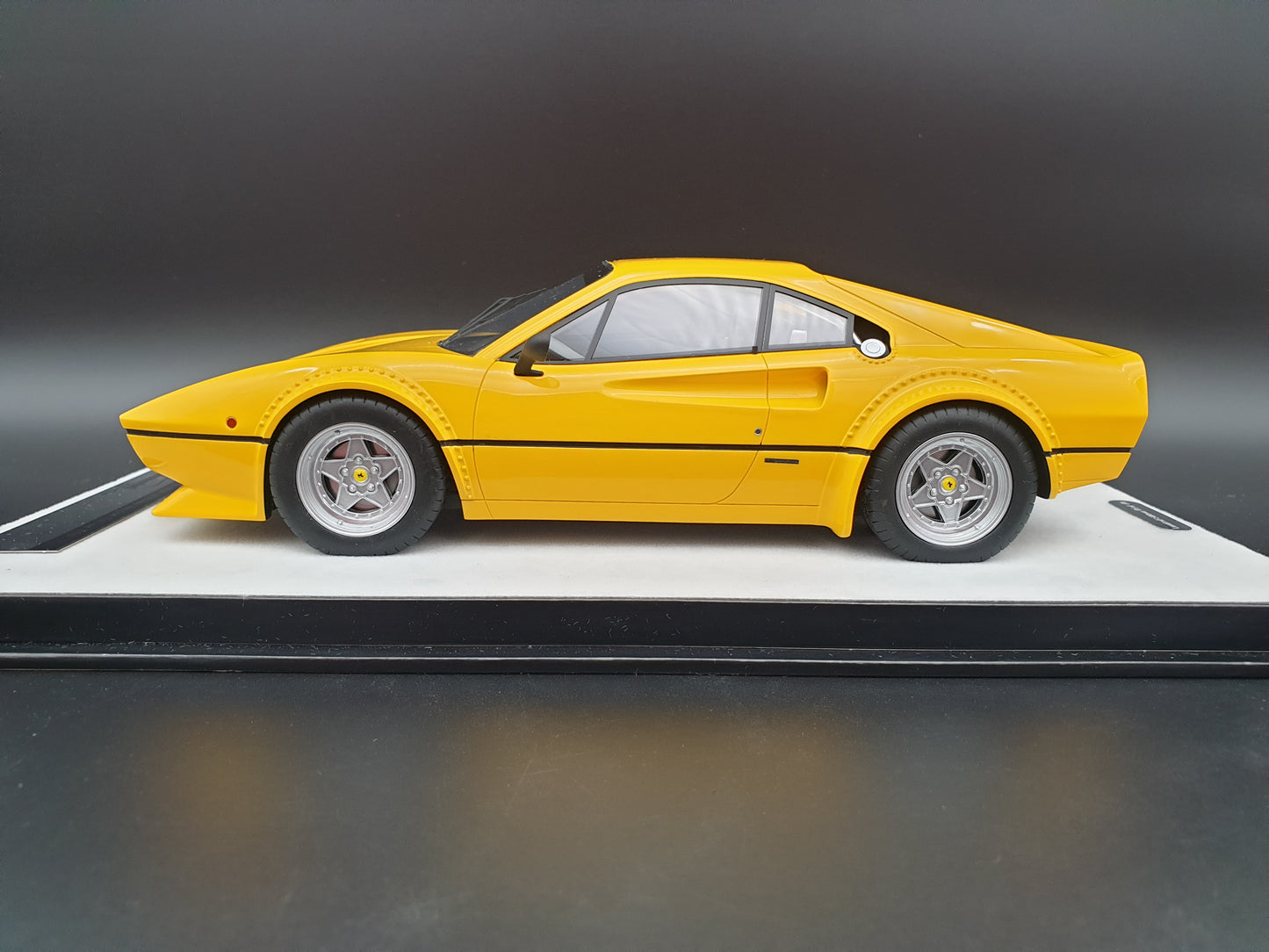 Ferrari 308 GTB/4 LM 1976 PRESS Giallo Modena - Tecnomodel 1:18