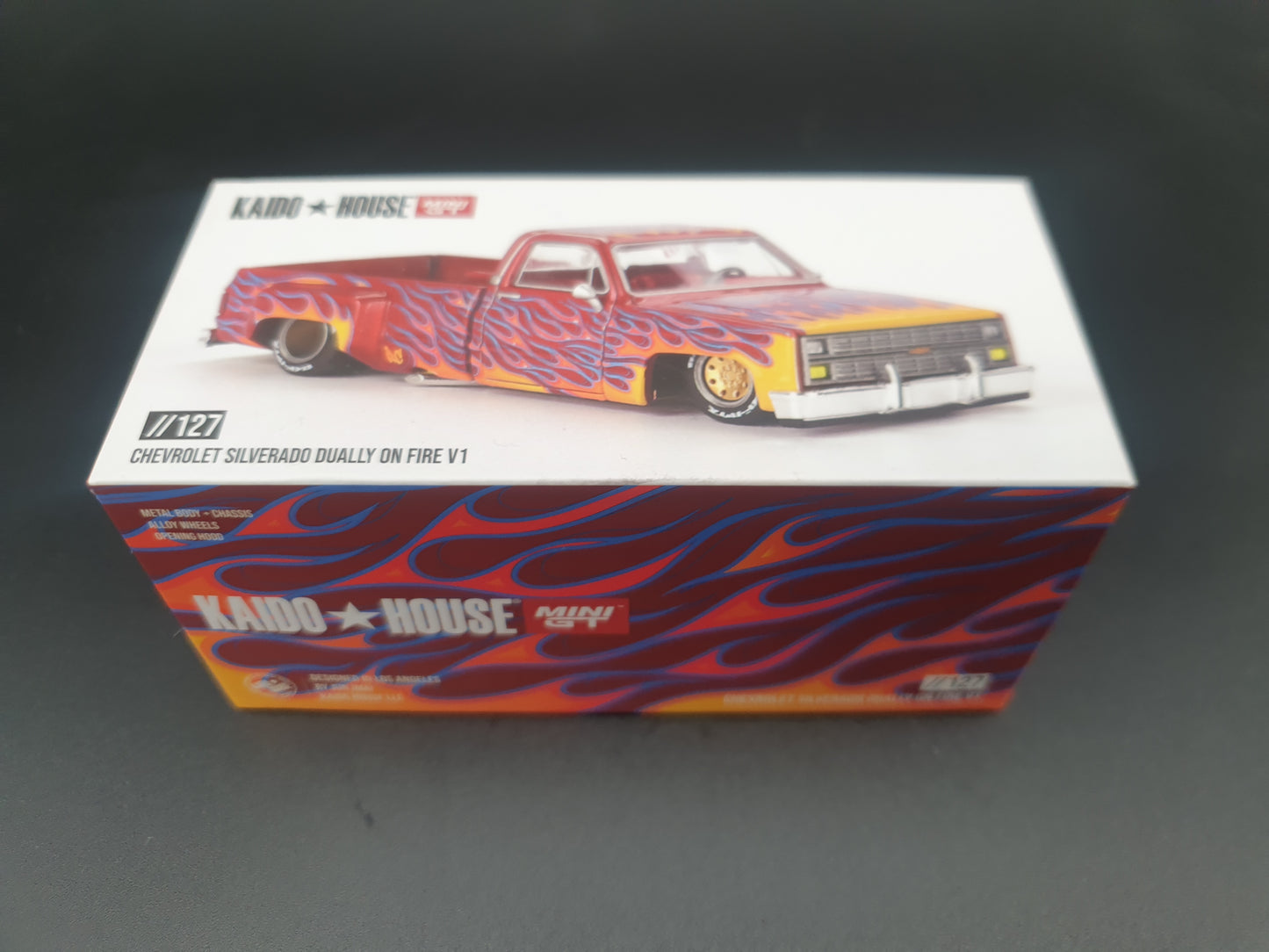 Chevrolet Silverado Dually One Fire V1 KAIDO HOUSE Mini GT 1:64