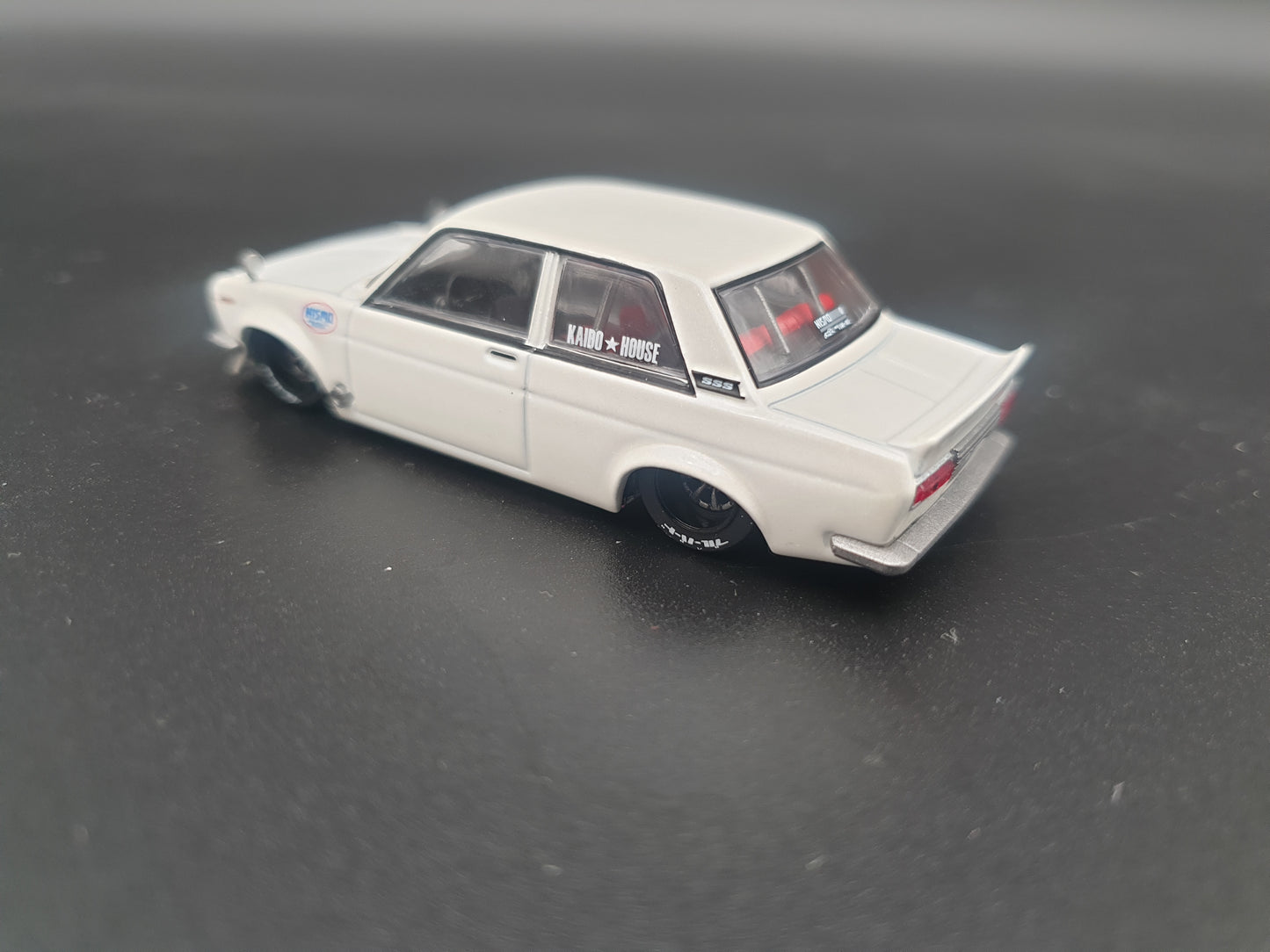 Datsun 510 Street Nismo V2 KAIDO HOUSE Mini GT 1:64