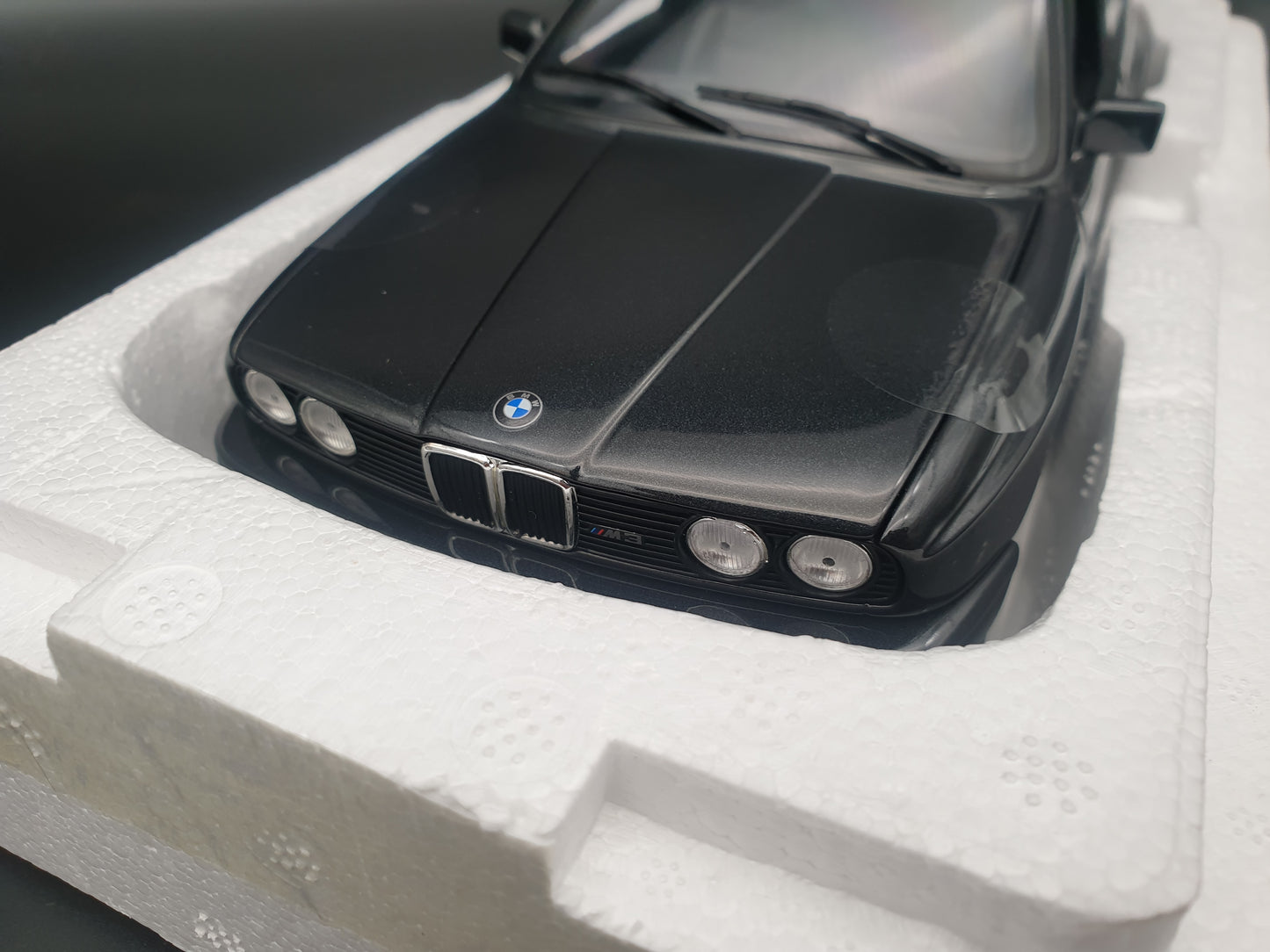 BMW M3 E30 Street 1987 Minichamps 1:18