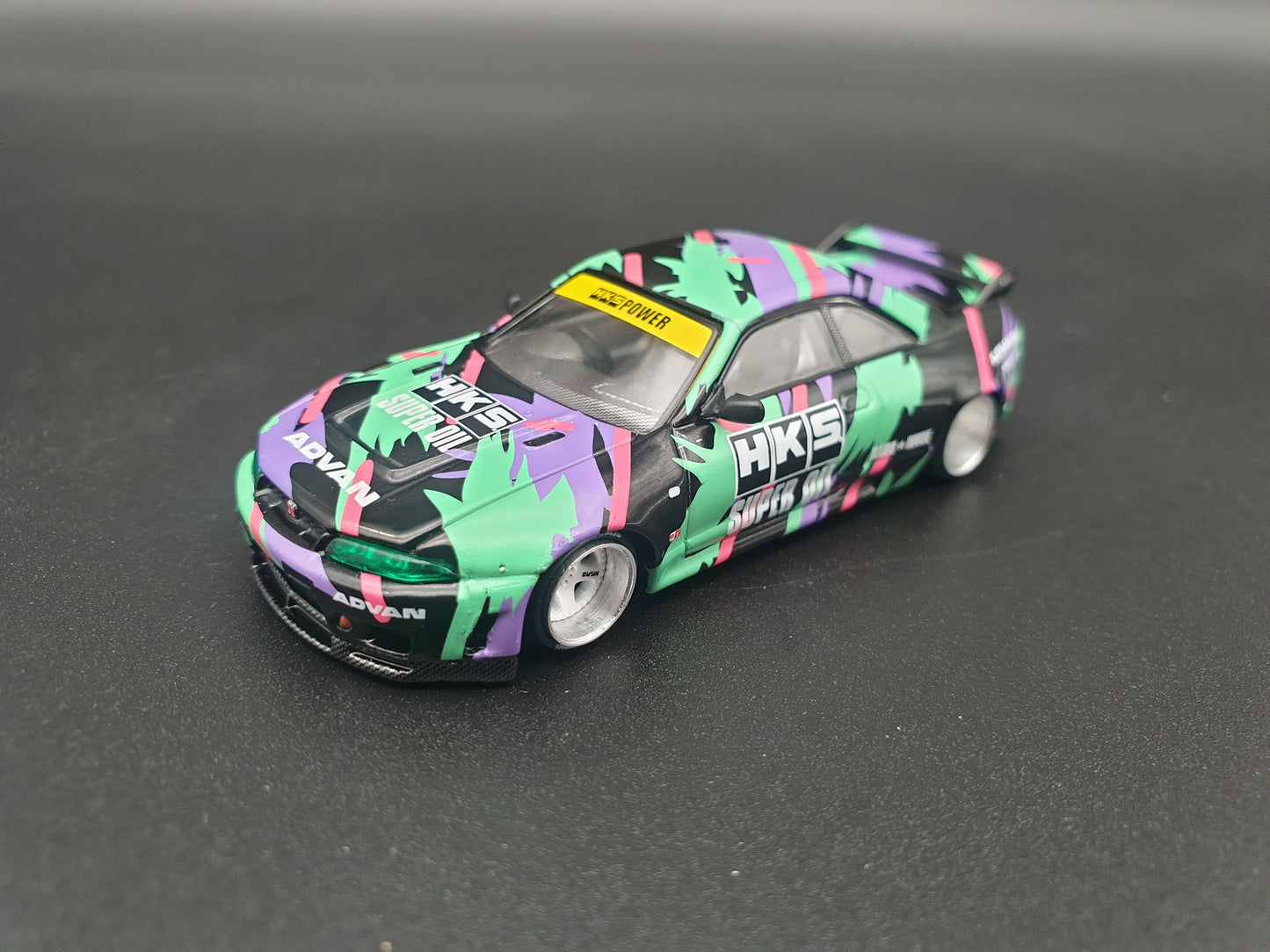 Nissan Skyline GT-R R33 HKS V1 KAIDO HOUSE Mini GT 1:64