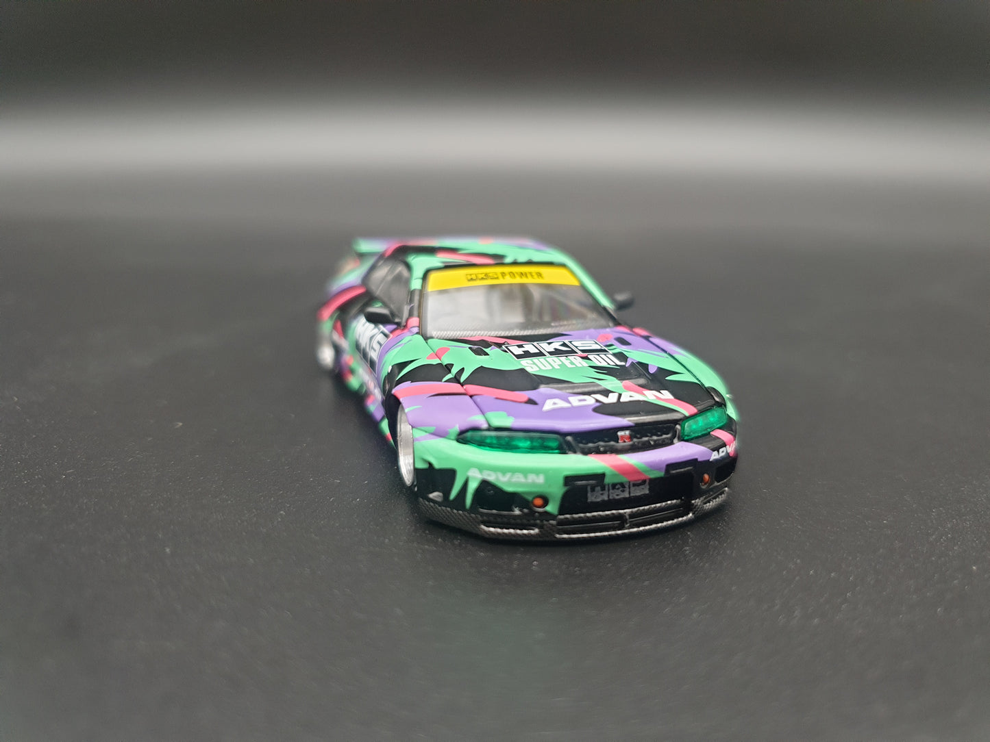 Nissan Skyline GT-R R33 HKS V1 KAIDO HOUSE Mini GT 1:64