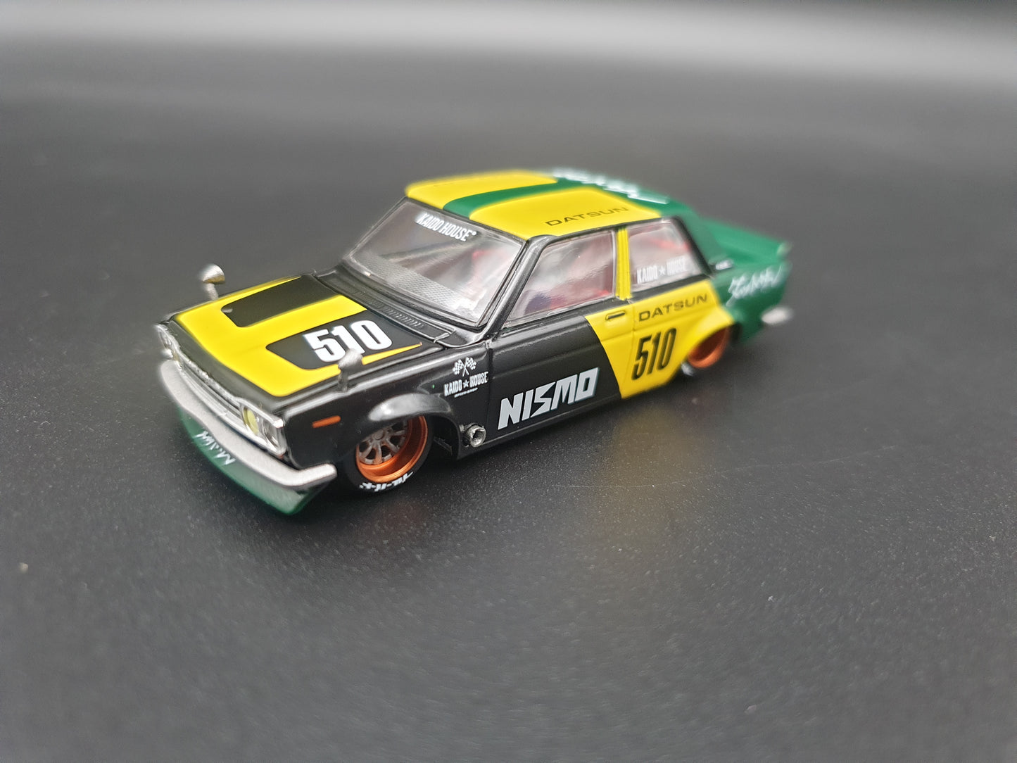 Datsun 510 Street Racing V2 KAIDO HOUSE Mini GT 1:64