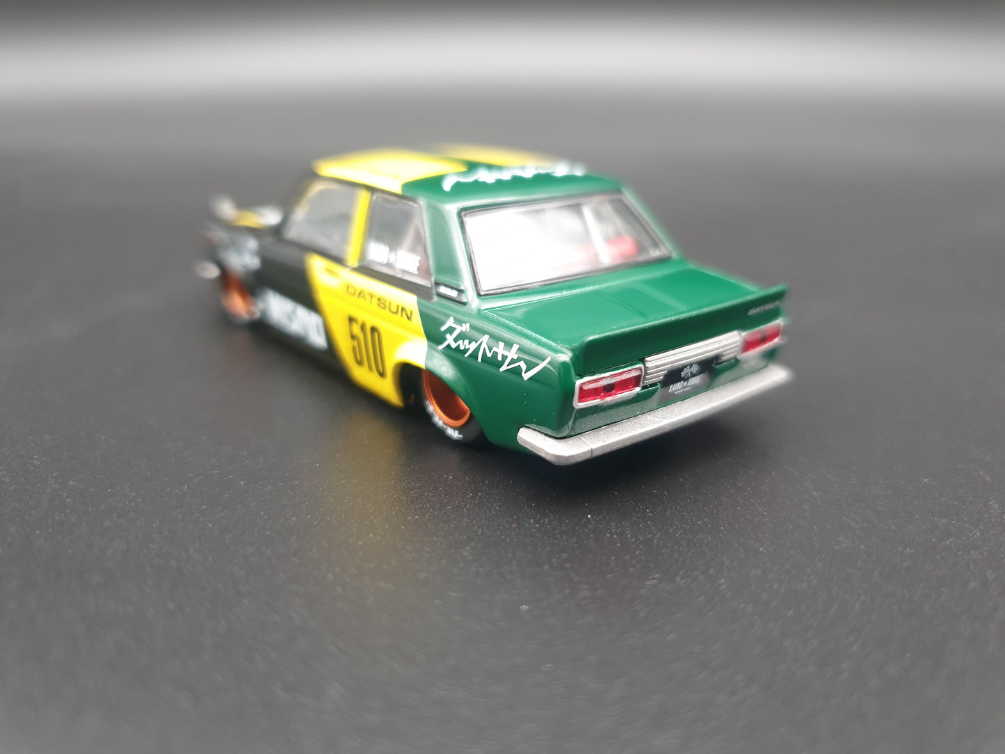 Datsun 510 Street Racing V2 KAIDO HOUSE Mini GT 1:64