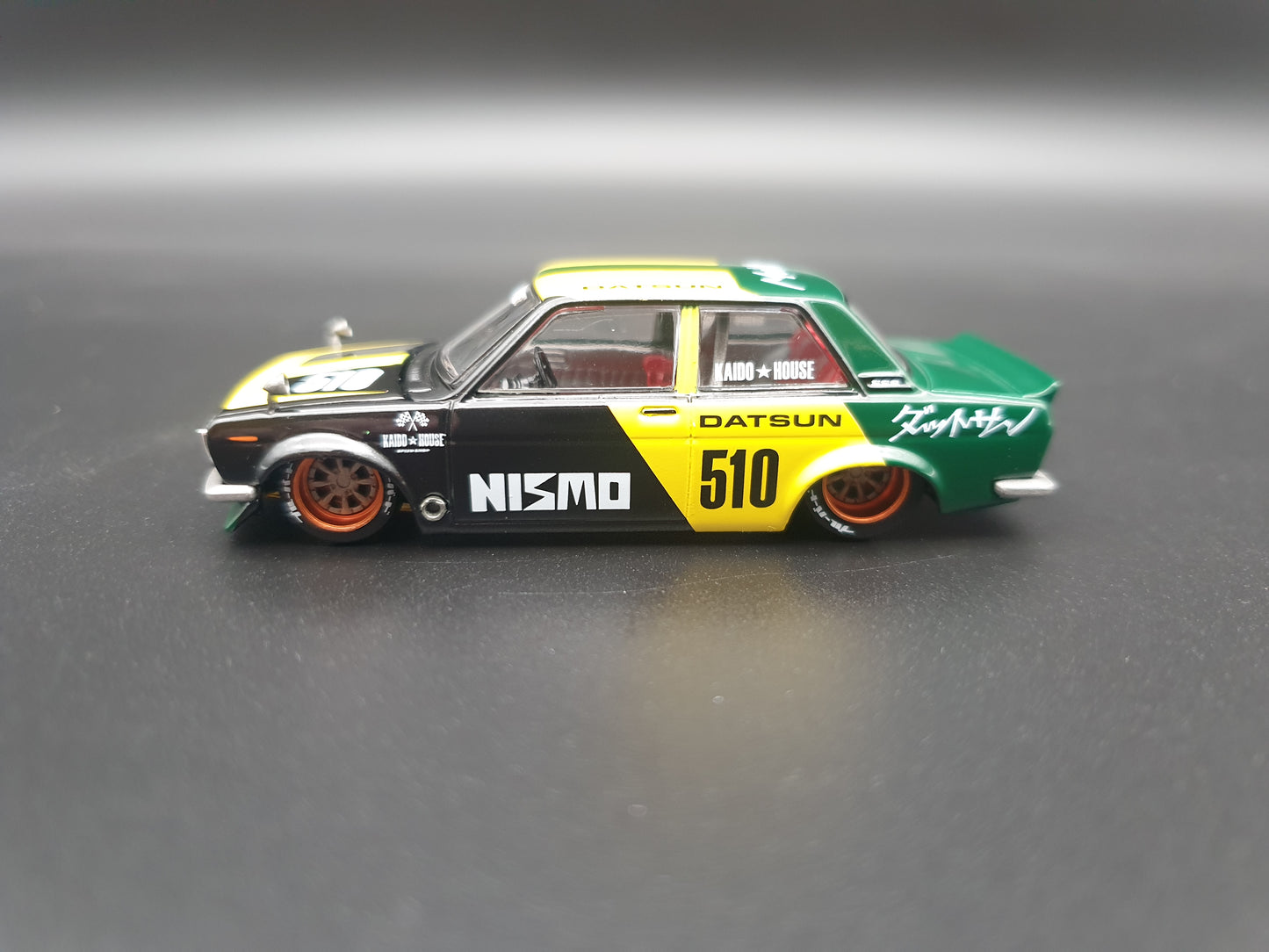 Datsun 510 Street Racing V2 KAIDO HOUSE Mini GT 1:64