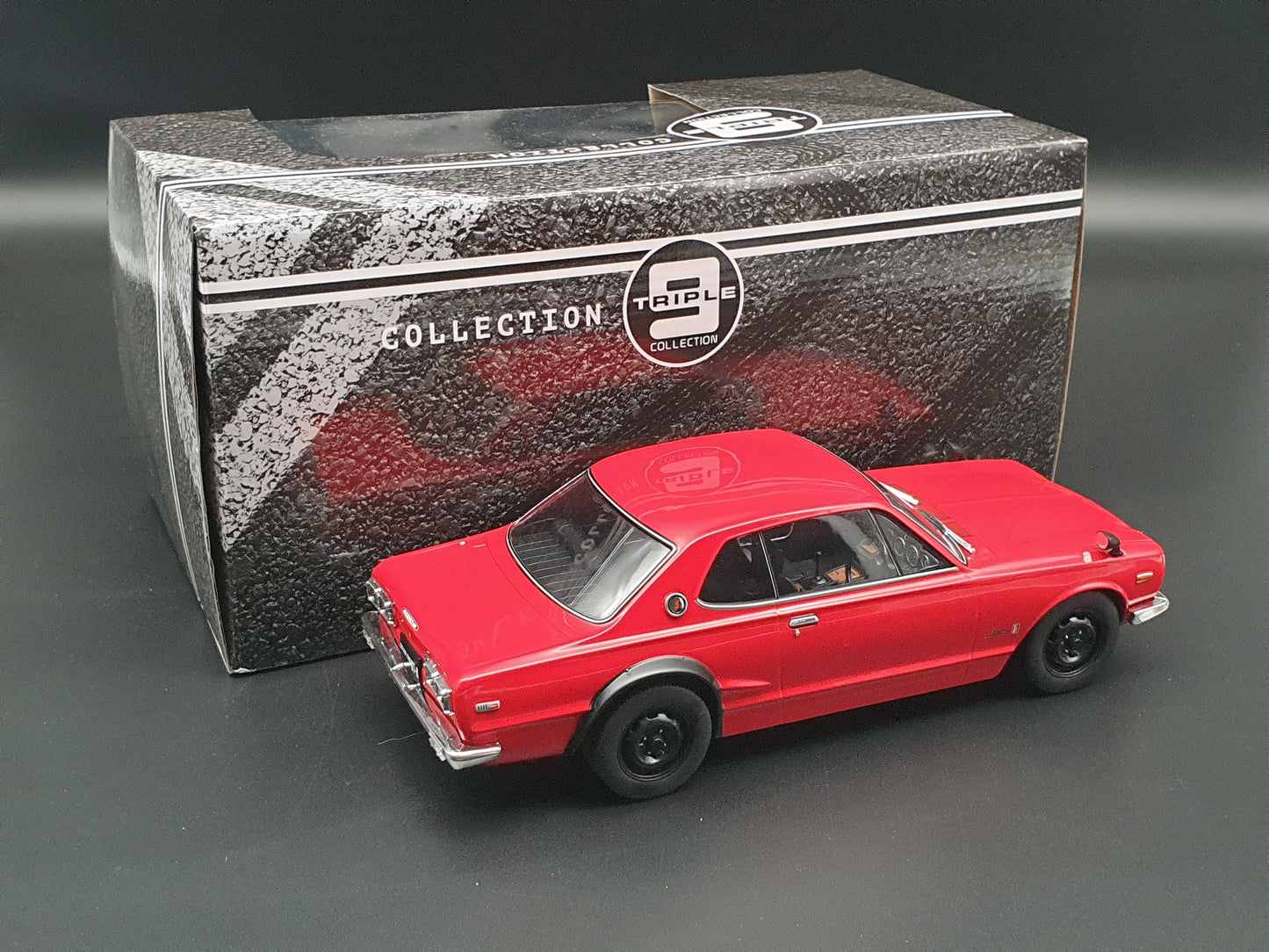 Nissan Skyline GT-R KPGC10 Red Triple 9 1:18