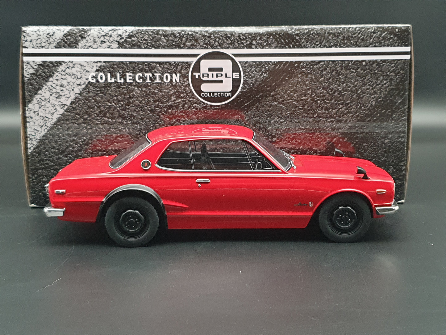 Nissan Skyline GT-R KPGC10 Red Triple 9 1:18