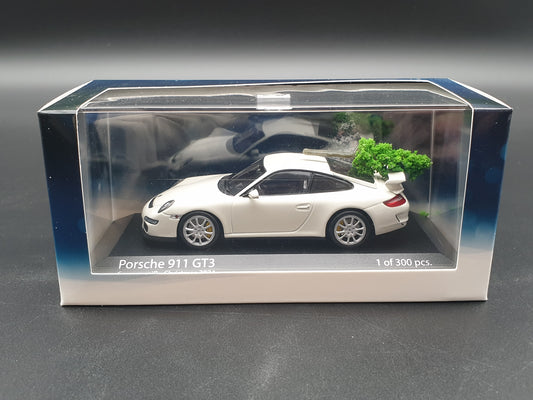 Porsche 911 GT3 2006 White "Christmas 2024" Minichamps 1:43