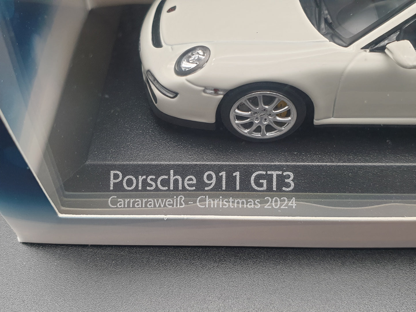 Porsche 911 GT3 2006 White "Christmas 2024" Minichamps 1:43