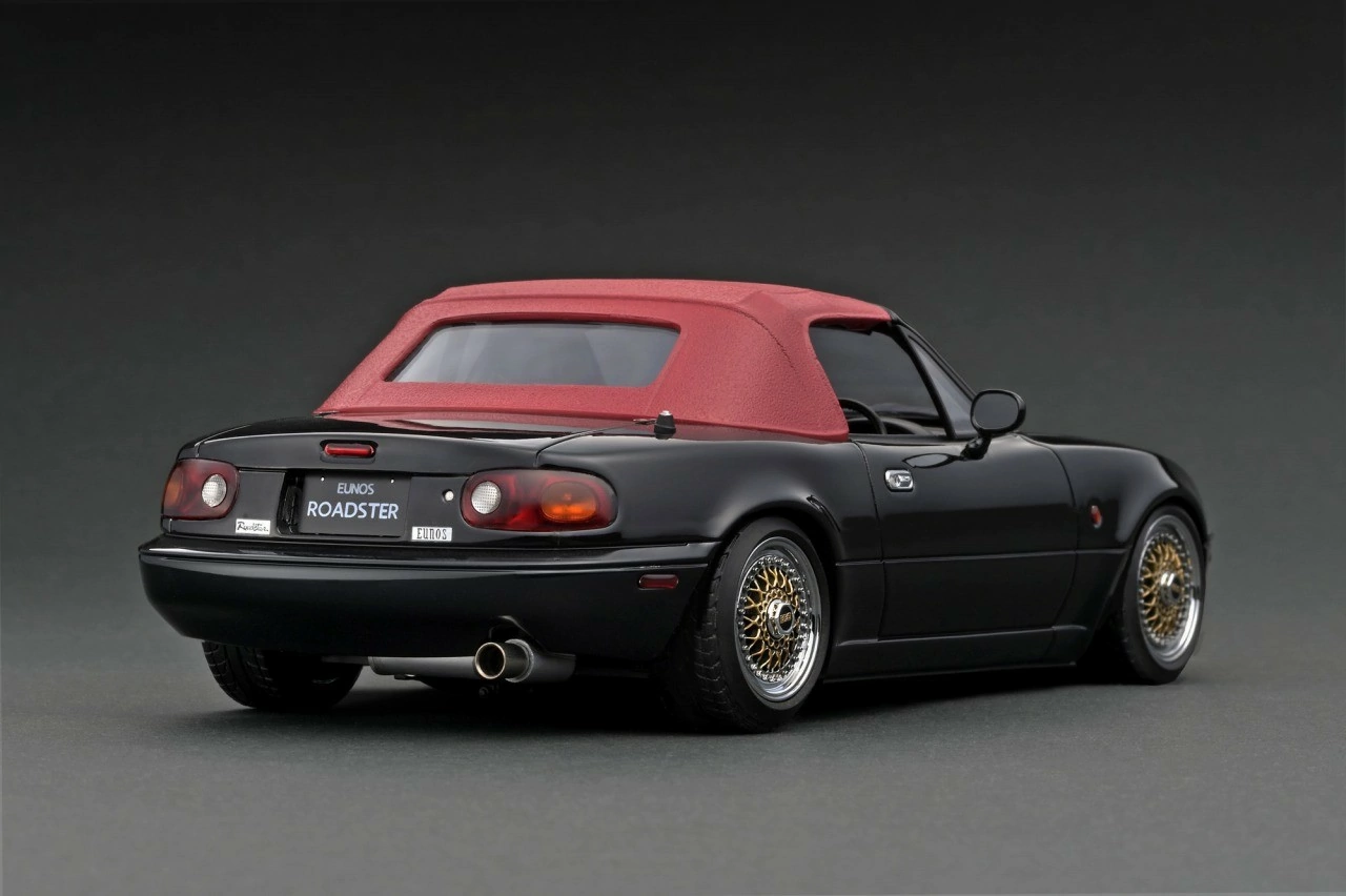 Mazda MX5 Miata / Eunos Roadster Black Ignition Model 1:18