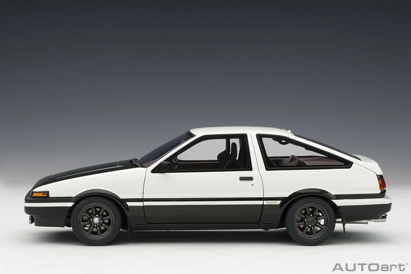 Toyota Sprinter Trueno (AE86) Initial D “Project D” Final Version AUTOart 1:18