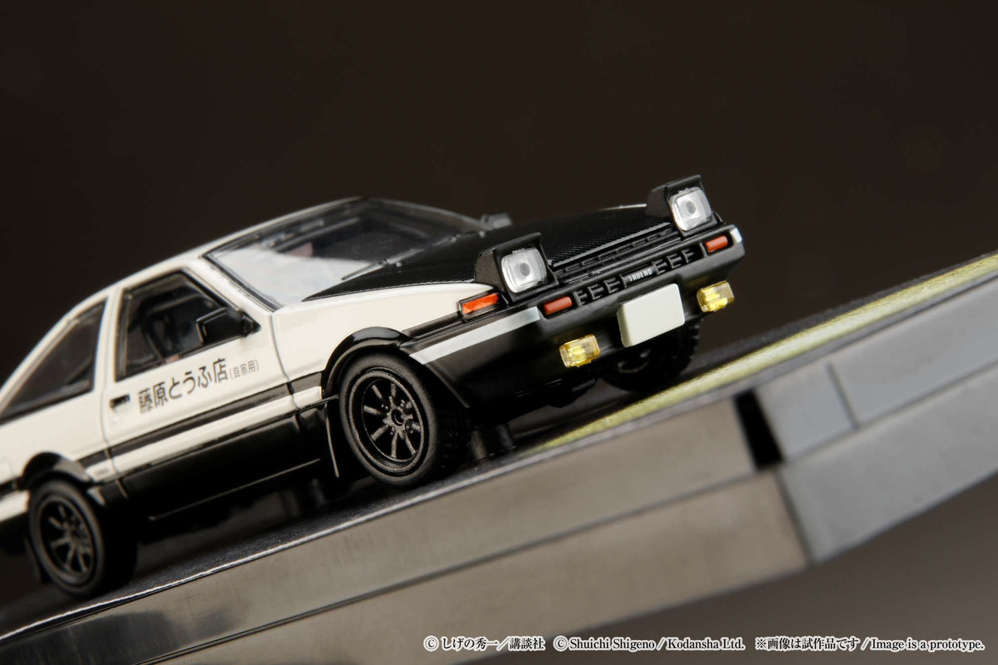 Toyota Sprinter Trueno AE86 Final Version Initial D Hobby Japan 1:64