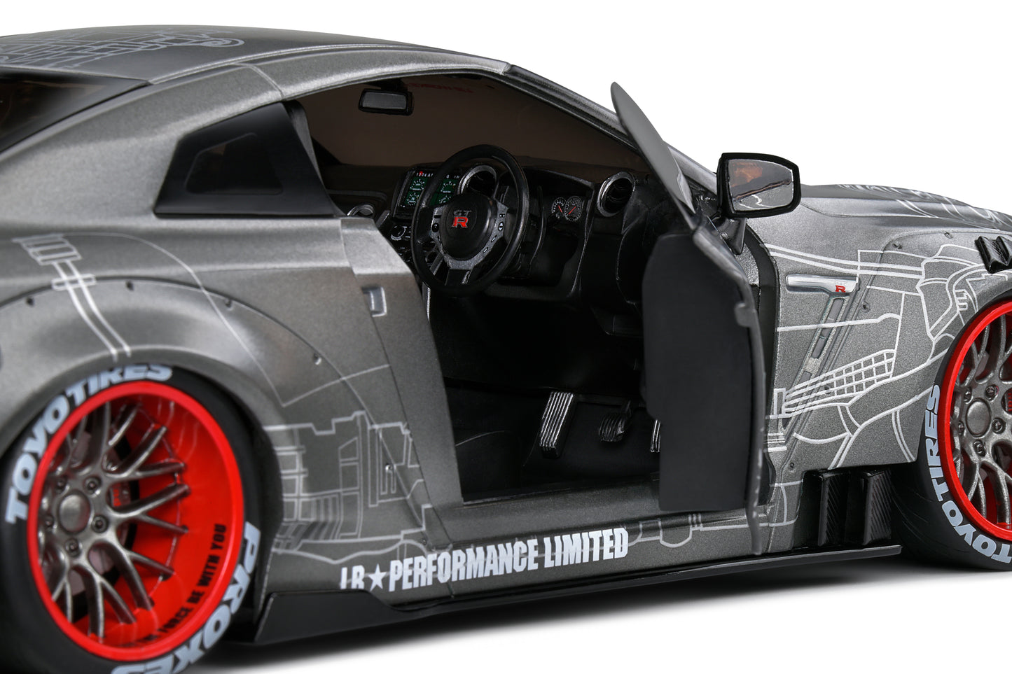 Nissan GT-R (R35) Liberty Walk Body Kit 2.0 2020 Solido 1:18