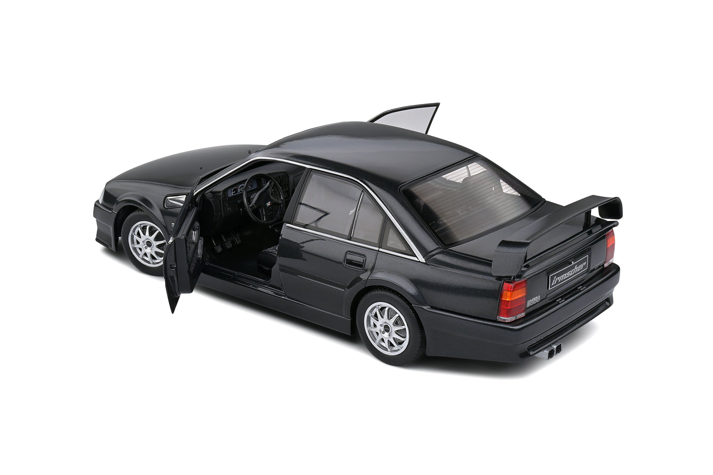 Opel Omega 500 1990 Metallic Black Novaschwarz Solido 1:18