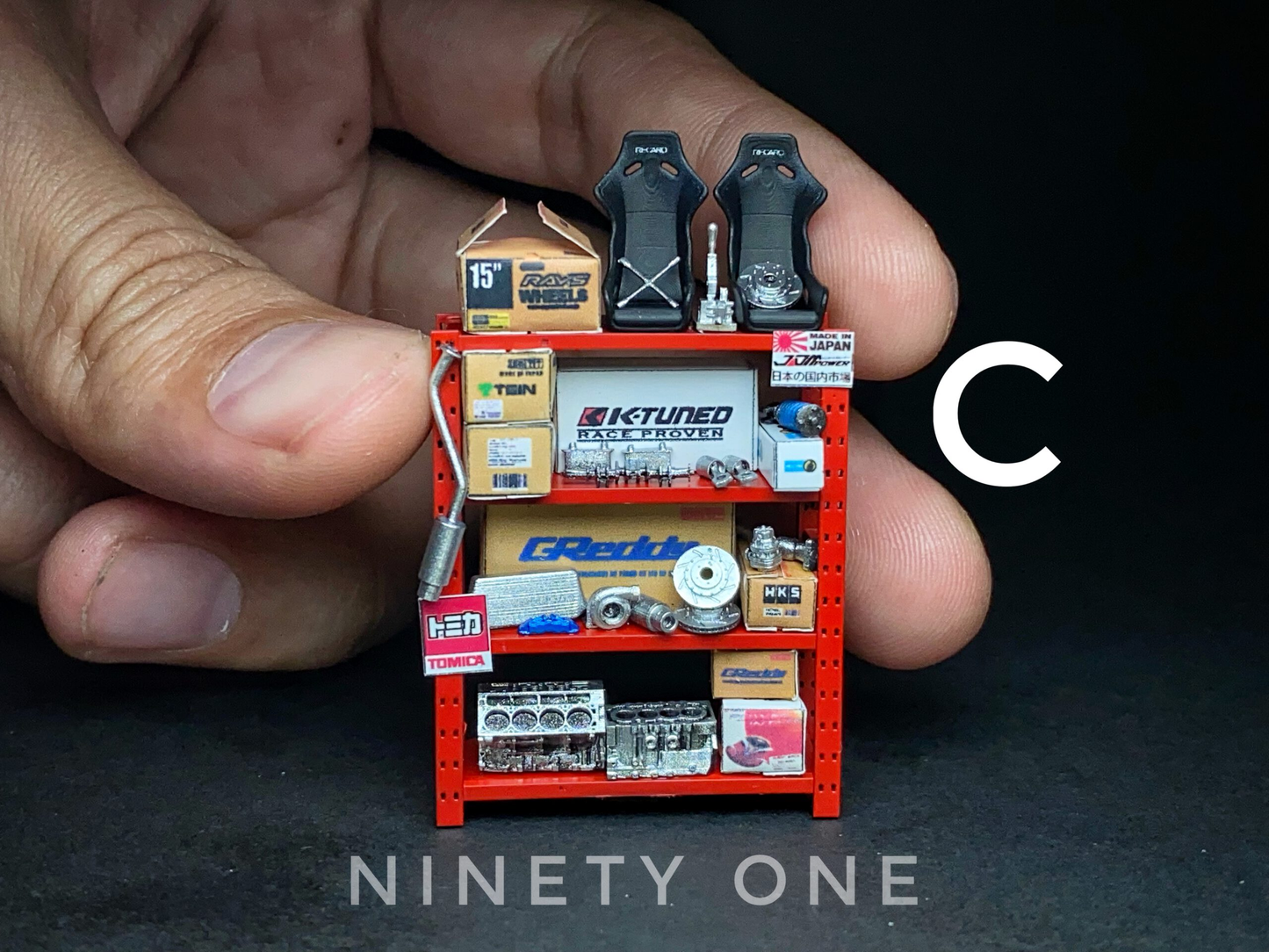 SET 12 : étagère pour pièces auto Ninety One 1:64