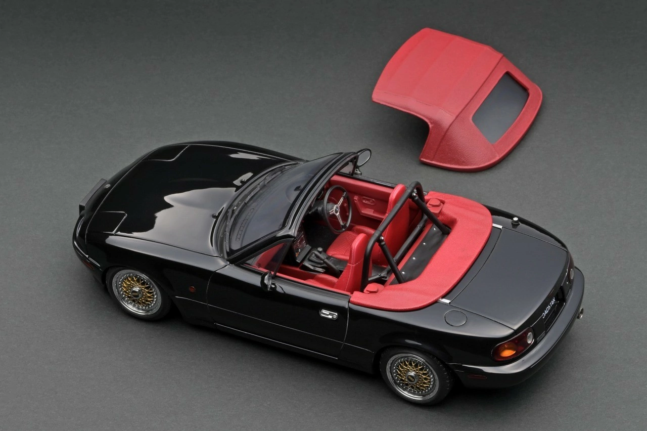 Mazda MX5 Miata / Eunos Roadster Black Ignition Model 1:18