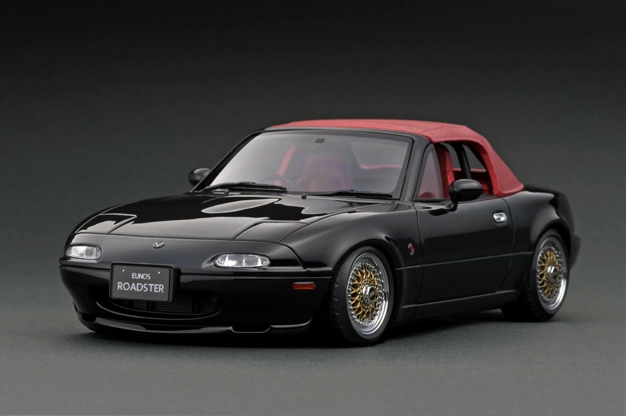 Mazda MX5 Miata / Eunos Roadster Black Ignition Model 1:18